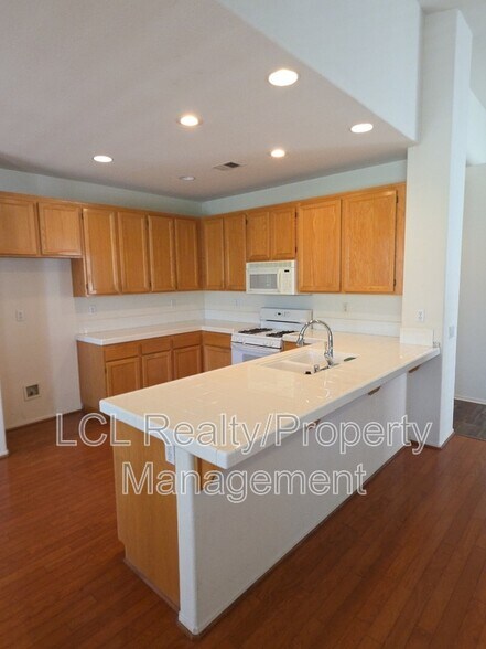 Building Photo - 28943 Baywater Dr