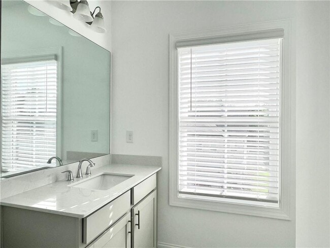 Building Photo - 3589 Myron Pl