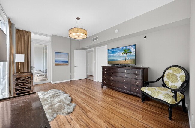 Building Photo - 45 Hendricks Isle