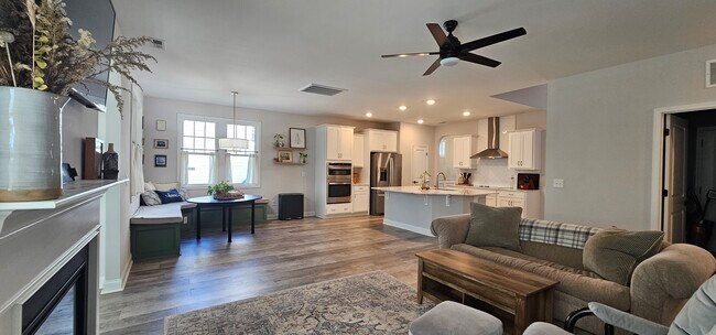 Building Photo - 1032 Hyco rd