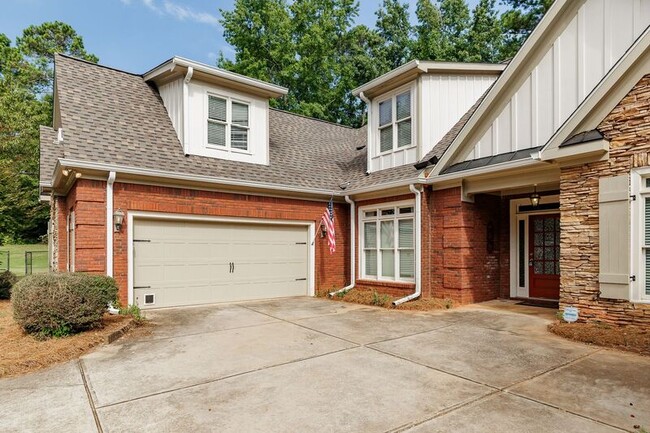 Building Photo - 320 Iron Wood Way