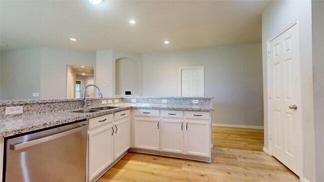 Building Photo - 1103 Sun Prairie Dr