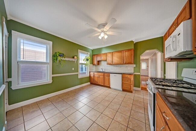 Building Photo - 95 Auckland St