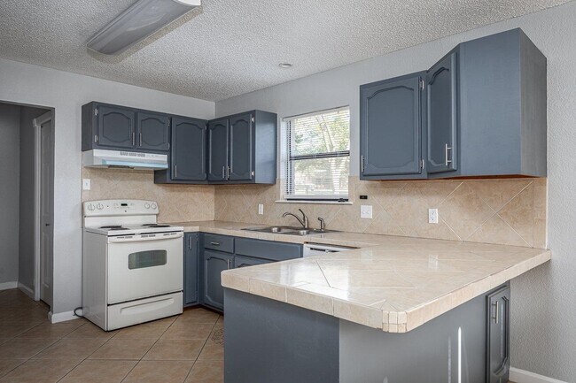 Building Photo - 210 Warbonnet Trail