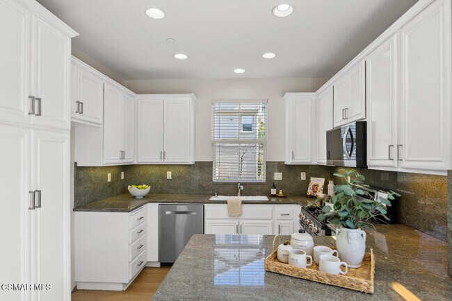 Building Photo - 88 Via Katrina