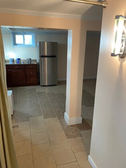 Building Photo - 1237 Circle Dr