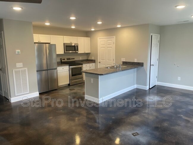 Building Photo - 65 McMurtry Rd