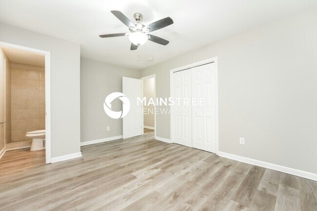 Building Photo - 3 Bedroom Pet-Friendly Home in Stone Mountain, GA with Main Street Renewal