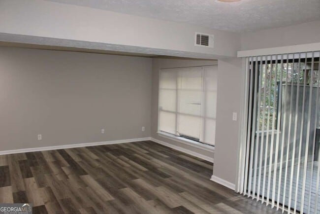 Building Photo - 1010 Mariners Ct