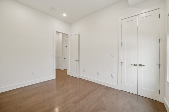 Building Photo - 46 Carlton Ave