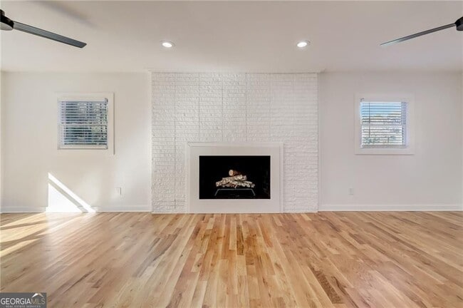 Building Photo - 3202 Kingsdale Dr SW