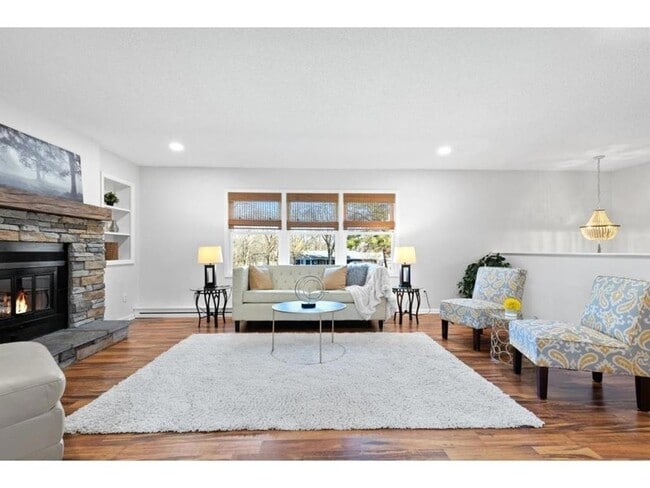 Building Photo - 25455 Nelsine Dr