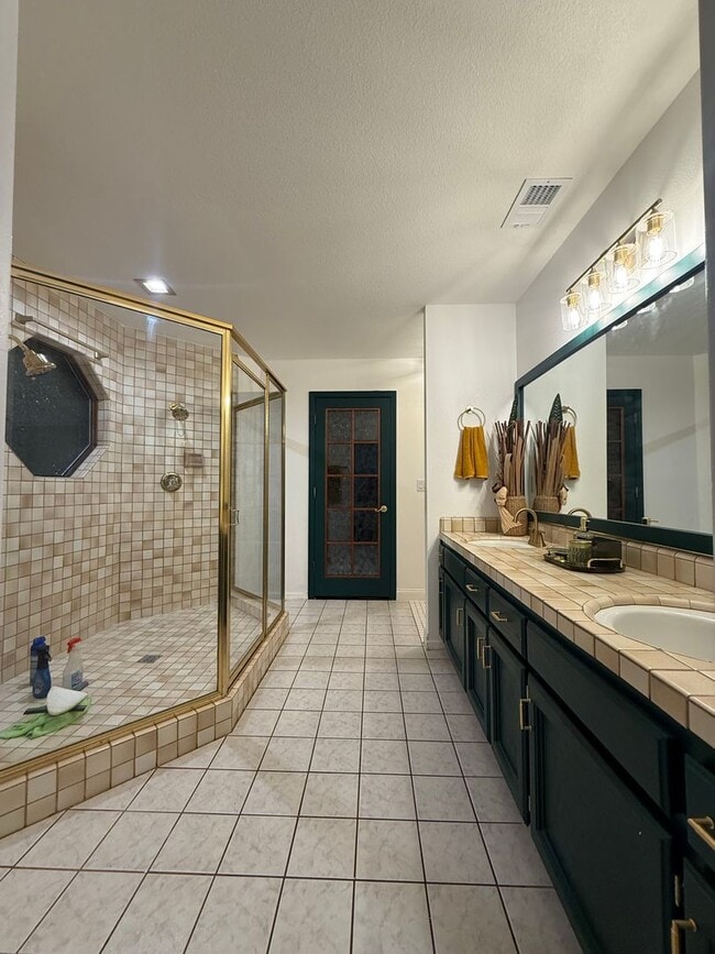 Building Photo - Don’t Miss This Beautiful 3-Bedroom + Office Gated Home!