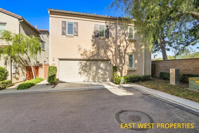 Building Photo - 27 Hathaway