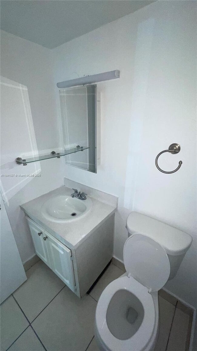 Building Photo - 1805 Sans Souci Blvd