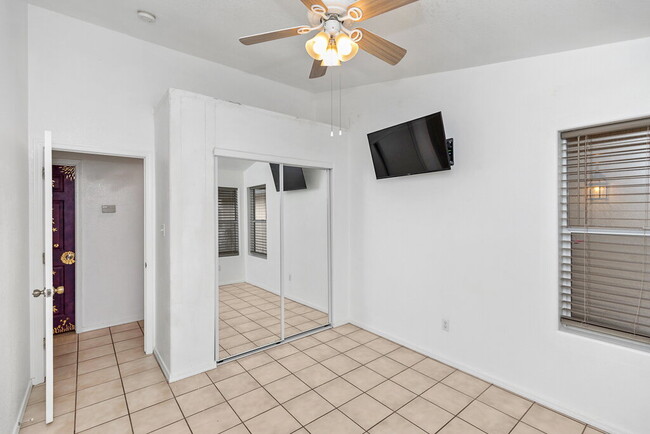 Building Photo - "3-Bedroom, 2-Bathroom Solar Home with a Pool in Mesa Del Sol!"