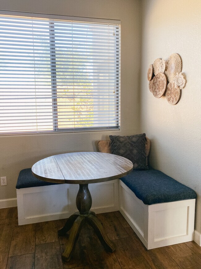 Building Photo - 14286 W Cora Ln