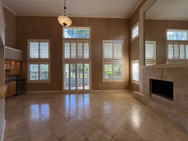 Building Photo - Hampton Court (Mililani Mauka) - Must see!!  3 bedrooms, central A/C, large 1745 sf, 2 story