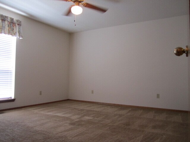 Building Photo - 9900 Rockwell Terrace
