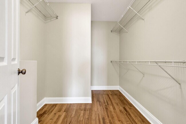 Building Photo - 217 Home Pl Ct SE