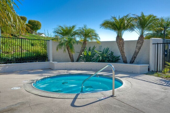 Building Photo - Furnished 2 bedroom in Carlsbad-Close to Beach