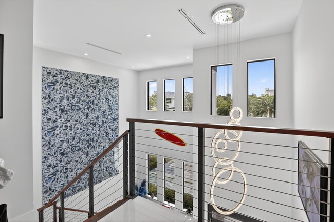 Building Photo - 334 Isle of Capri Dr