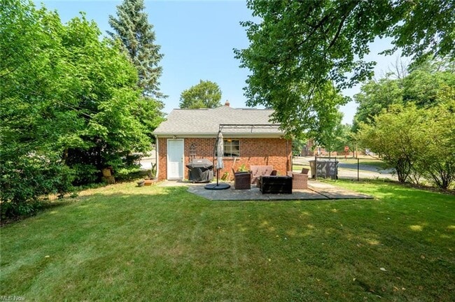 Building Photo - Spacious Colonial For Rent in Lyndhurst