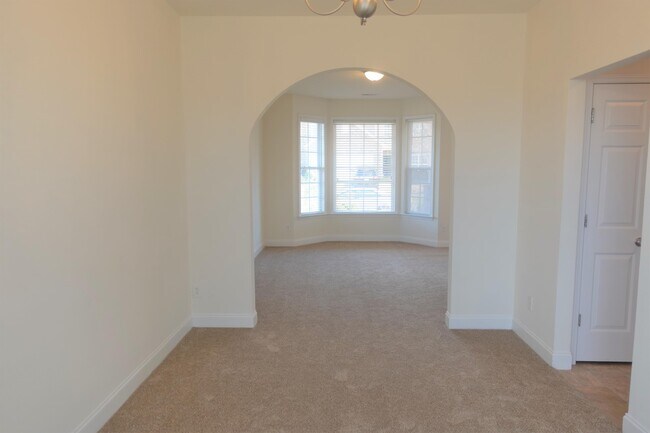 Building Photo - 445 Melbourne Ln