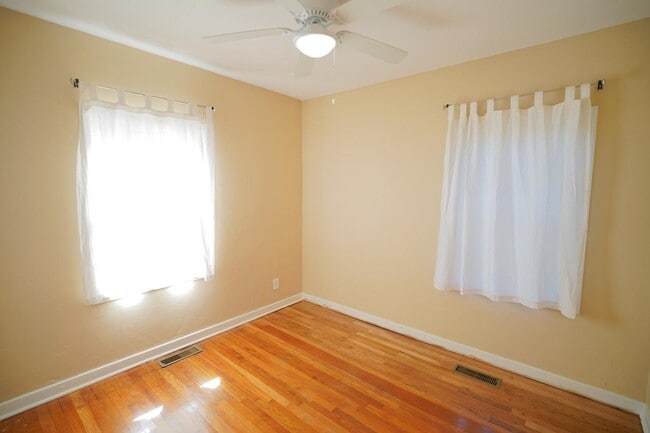 Building Photo - 525 Truett Dr