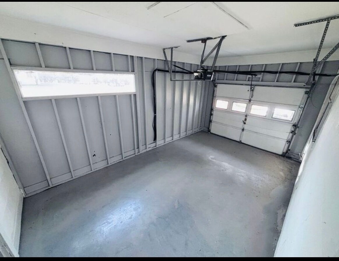 Building Photo - 5082 Lurline Dr