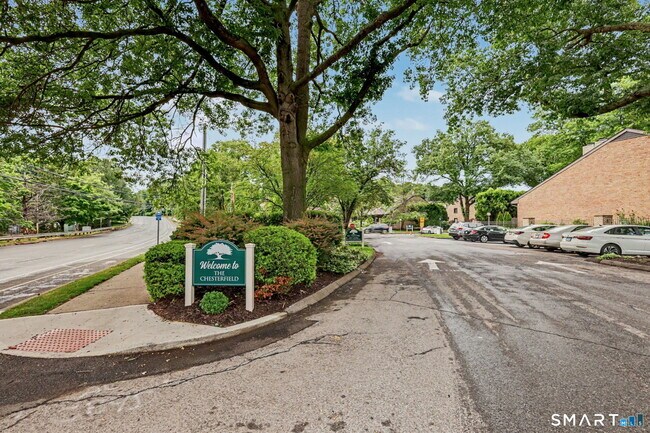 Building Photo - 2289 Bedford St
