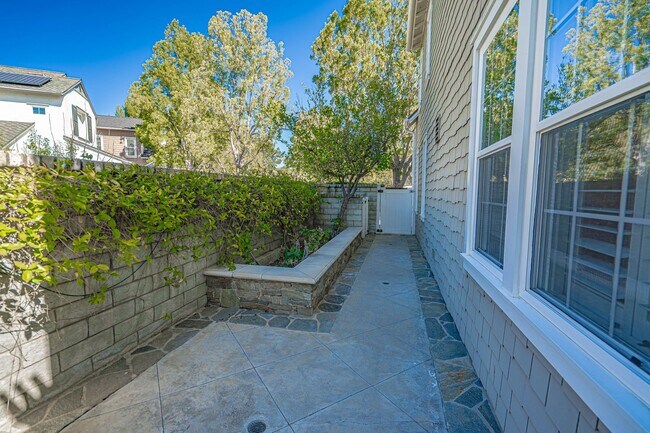 Building Photo - 23932 Windward Ln