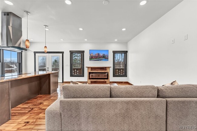 Building Photo - 4775 Boncrest Dr E