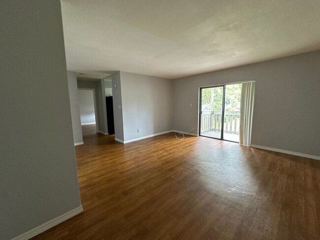 Building Photo - 1/1 in Springwood Village