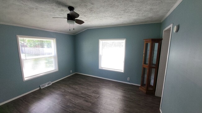 Building Photo - Bright & Spacious 3-BR Retreat on Huge Lot...