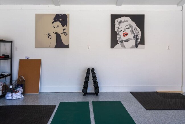 Building Photo - Luxury Mid-Century Retreat in the Heart of the Historic Movie Colony (Monthly Only - No Long Term)