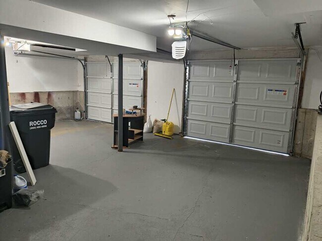 Building Photo - 421 E Hyerdale Dr