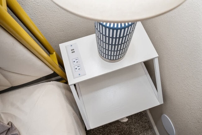 Building Photo - 9504 Carroll Canyon Rd