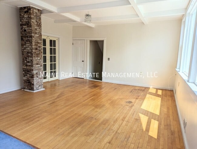 Building Photo - 54 Penobscot St