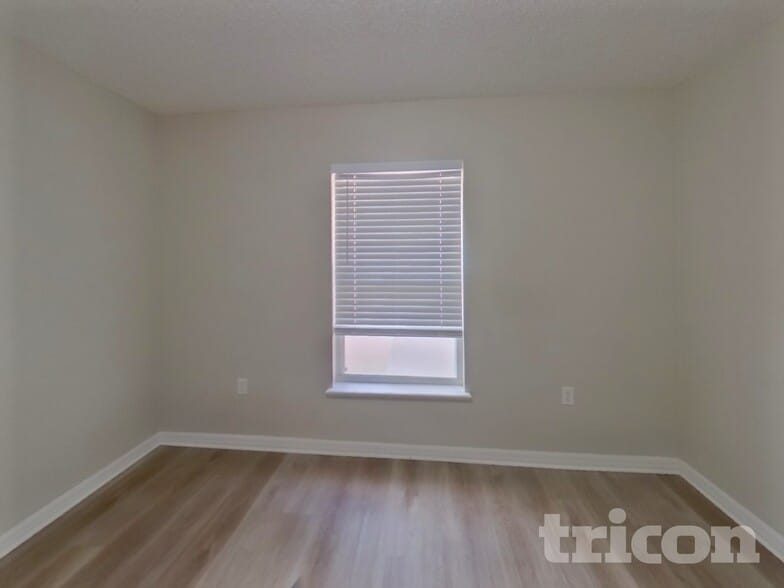 Building Photo - 921 Jayhil Dr
