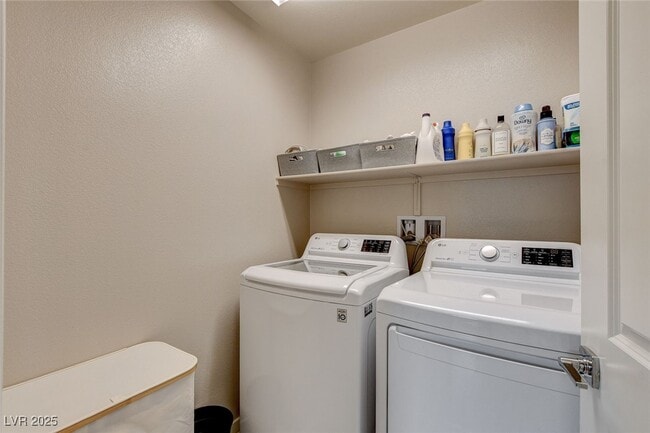 Building Photo - 9716 Jade Rise Ave