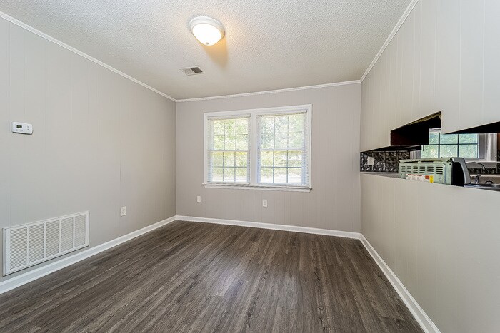 Building Photo - 4426 Hardwood St