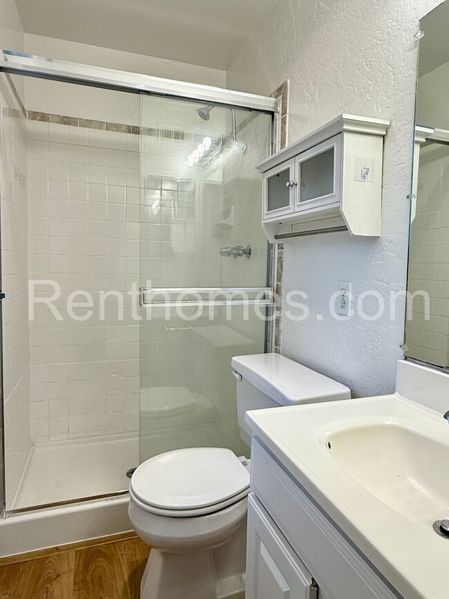 Building Photo - 5511 Chandler Dr