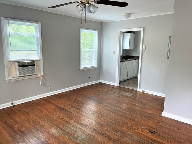 Building Photo - 203 Sunset Ct