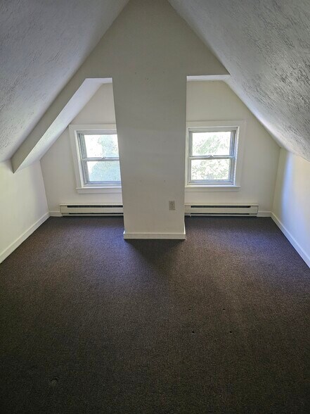 Building Photo - 308 Hollis St