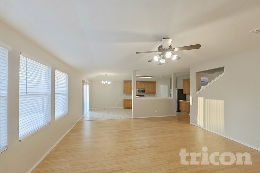 Building Photo - 216 Rambling Way