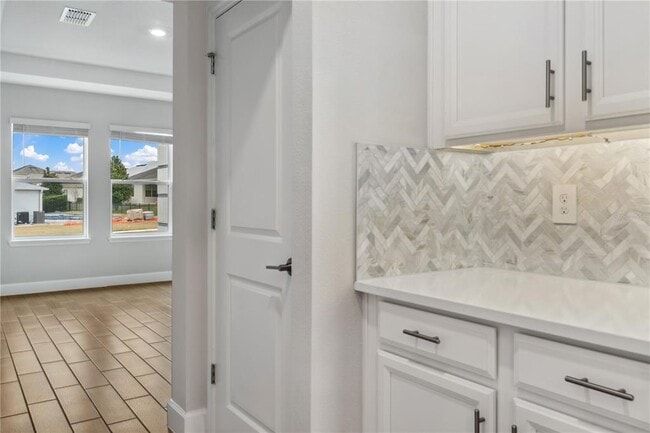 Building Photo - 512 Bellflower Way