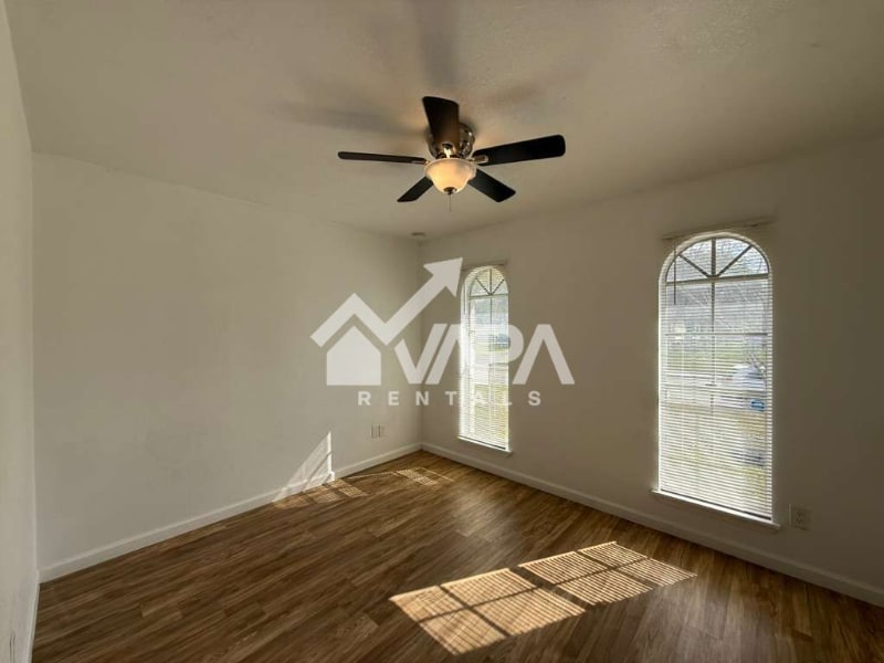 Building Photo - 5019 Starfire St