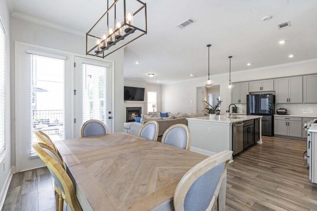 Building Photo - 2595 Whistler Wy NE