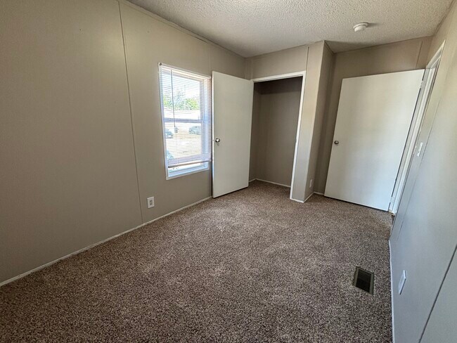 Building Photo - Windy Meadows